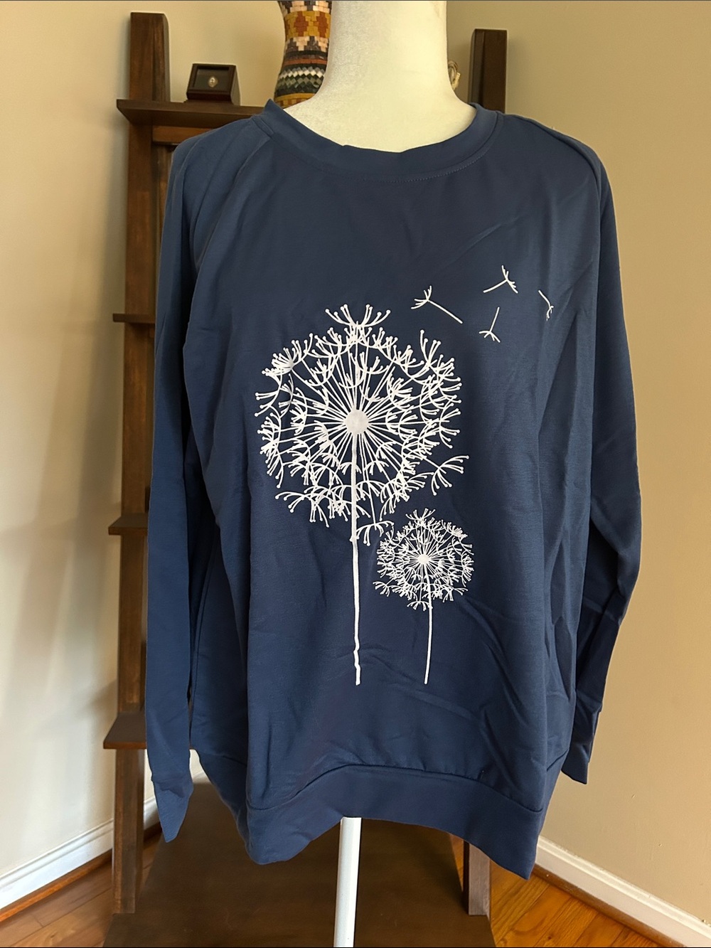 Women’s Navy Blue Dandelion Graphic Sweatshirt